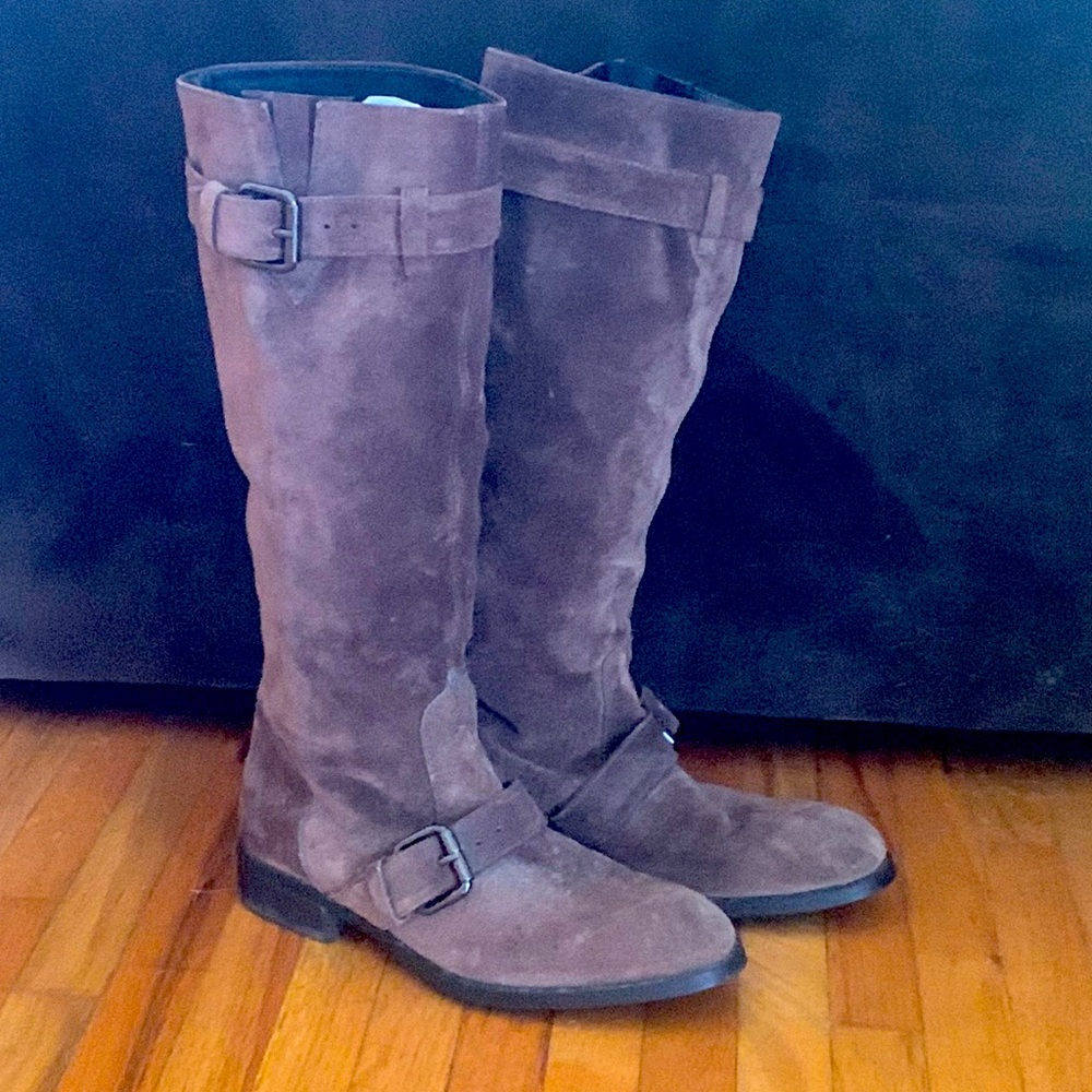 Priced to sell! Tod’s Suede Boots, Size 35.5 (5 1/2) Women’s.